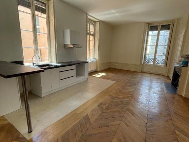 Appartement 2 pièces 57 m²