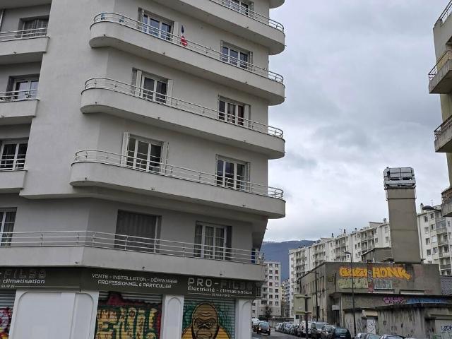 Appartement 2 pièces, 54 m² à louer à Grenoble 38000