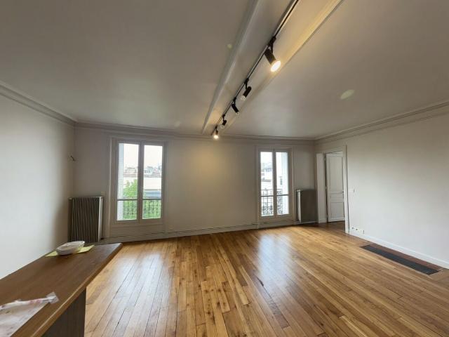 Appartement 2 pièces, 54 m² à louer à Paris 14 75014