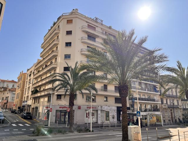 Appartement 2 pièces, 56 m² à louer à Cannes 06400