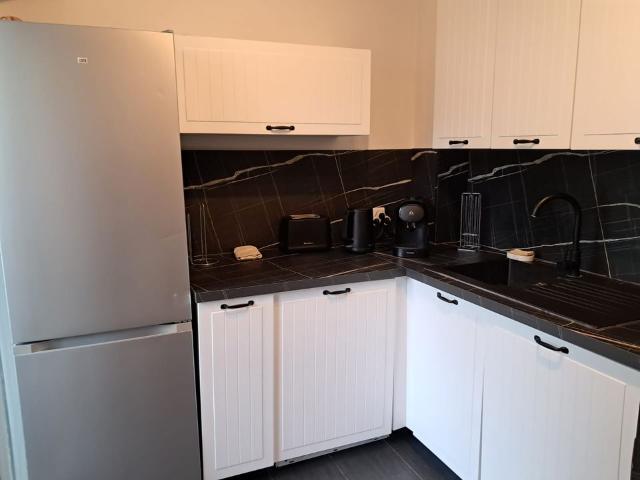 Appartement 2 pièces, 58 m² à louer à Antibes 06160