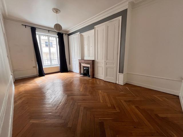 Appartement 2 pièces 63 m²