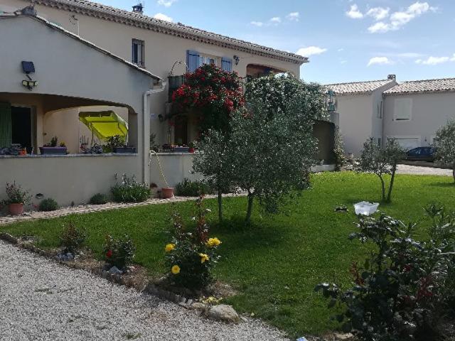 Appartement 2 pièces, 60 m² à louer à Violès 84150