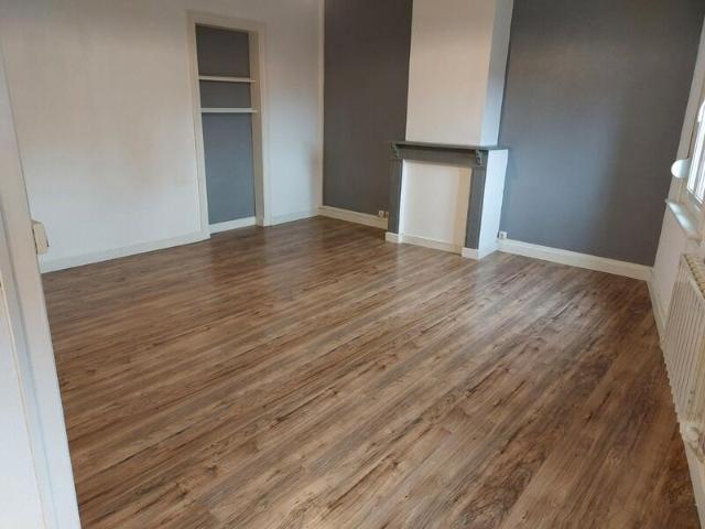 Appartement 2 pièces, 60 m² à louer à Sin le Noble 59450