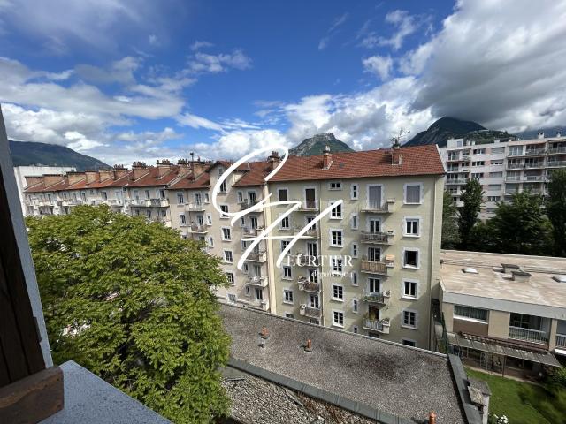 Appartement 2 pièces, 61 m² à louer à Grenoble 38000