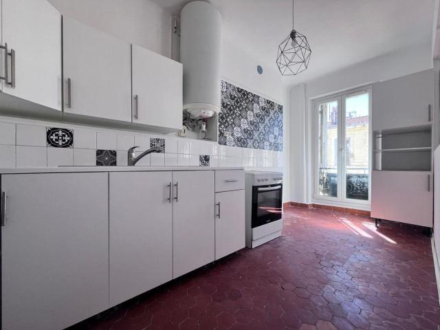 Appartement 2 pièces, 61 m² à louer à Marseille 2 13002