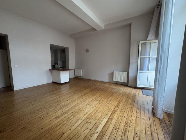 Appartement 2 pièces, 64 m² à louer à Bordeaux 33000
