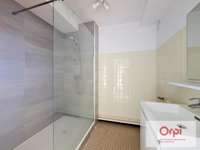 Appartement 2 pièces, 64 m² à louer à Montluçon 03100