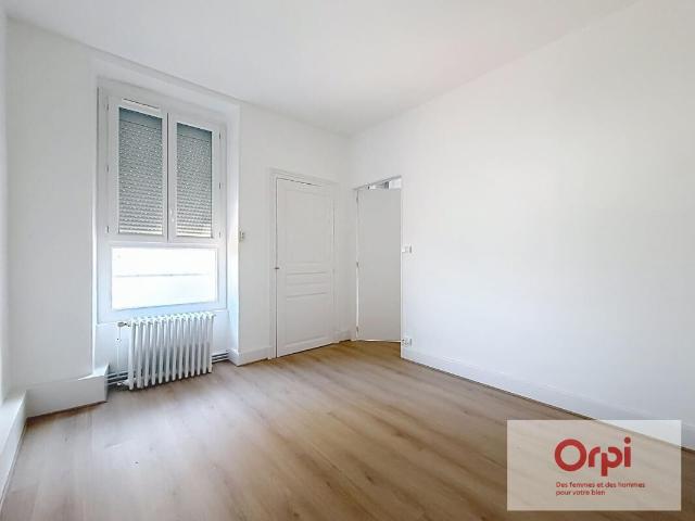 Appartement 2 pièces, 65 m² à louer à Montluçon 03100