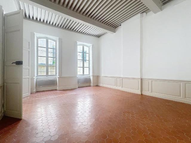 Appartement 2 pièces, 68 m² à louer à Avignon 84000