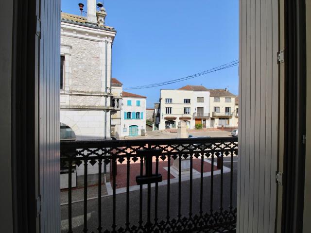 Appartement 2 pièces, 69 m² à louer à Monclar 47380