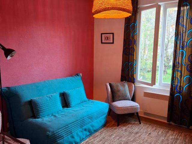 Appartement 2 pièces, 70 m² à louer à Cassaniouze 15340