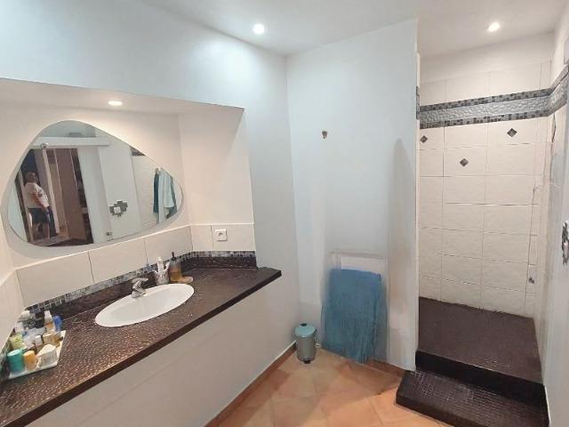Appartement 2 pièces, 71 m² à louer à Toulon 83200