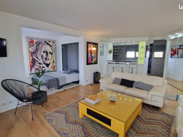 Appartement 2 pièces 77 m²