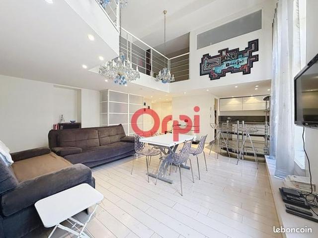 Appartement 2 pièces 77 m²