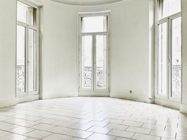 Appartement 2 pièces 77 m²
