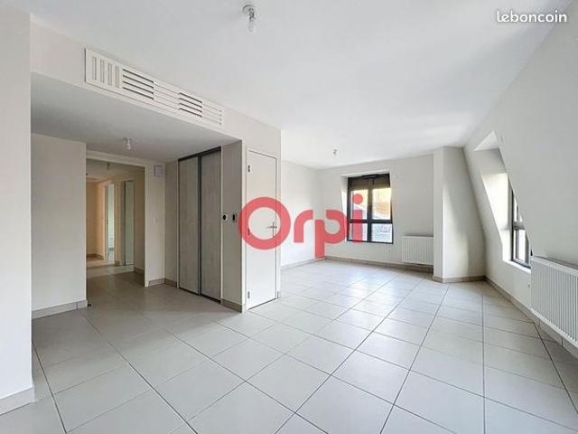 Appartement 2 pièces 77 m²