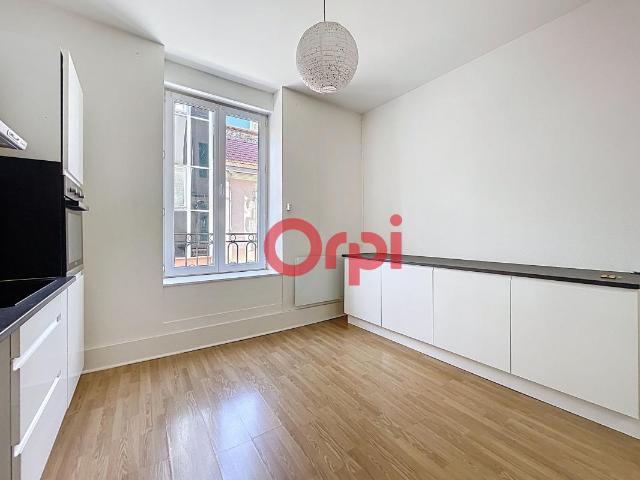Appartement 2 pièces, 74 m² à louer à Vichy 03200