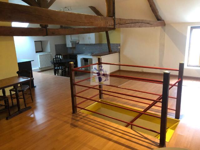 Appartement 2 pièces, 74 m² à louer à Ruelle sur Touvre 16600