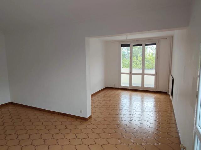 Appartement 2 pièces, 79 m² à louer à Fontaine 38600