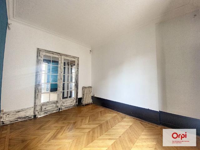 Appartement 2 pièces, 81 m² à louer à Montluçon 03100