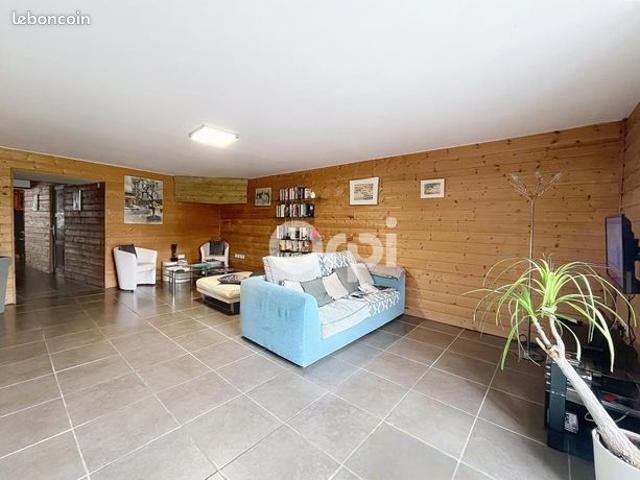 Appartement 2 pièces 91 m²