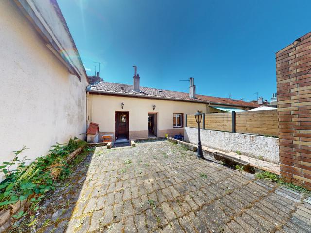Appartement 2 pièces 121 m²
