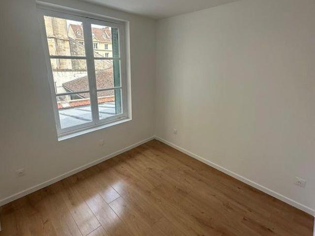 Appartement 2 pièces, 22 m² à louer à Mantes la Jolie 78200