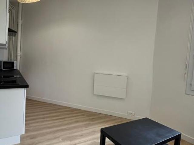 Appartement 2 pièces, 27 m² à louer à Toulon 83000