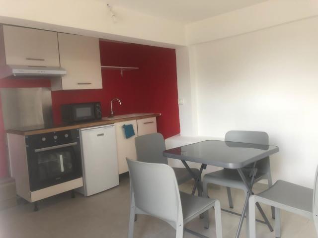 Appartement 2 pièces, 27 m² à louer à Fort de France 97200