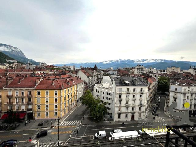 Appartement 2 pièces, 27 m² à louer à Grenoble 38000