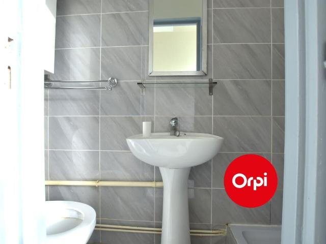 Appartement 2 pièces, 27 m² à louer à Lyon 8 69008