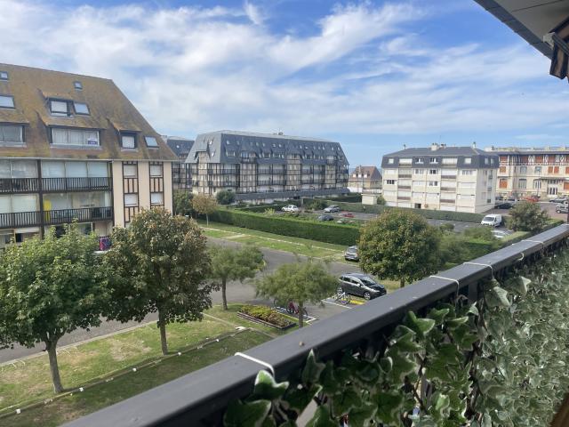 APPARTEMENT 2 PIÈCES 27M2 + LOGGIA VITREE À DEUX PAS DE LA PLAGE