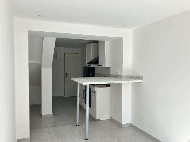 Appartement 2 pièces, 28 m² à louer à La Roque d'Anthéron 13640