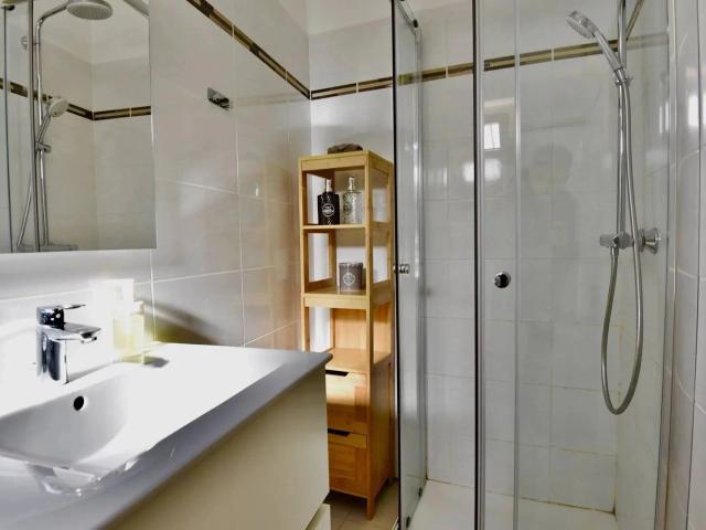 Appartement 2 pièces, 28 m² à louer à Nice 06300