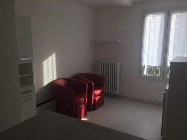 Appartement 2 pièces, 28 m² à louer à Pontoise 95000