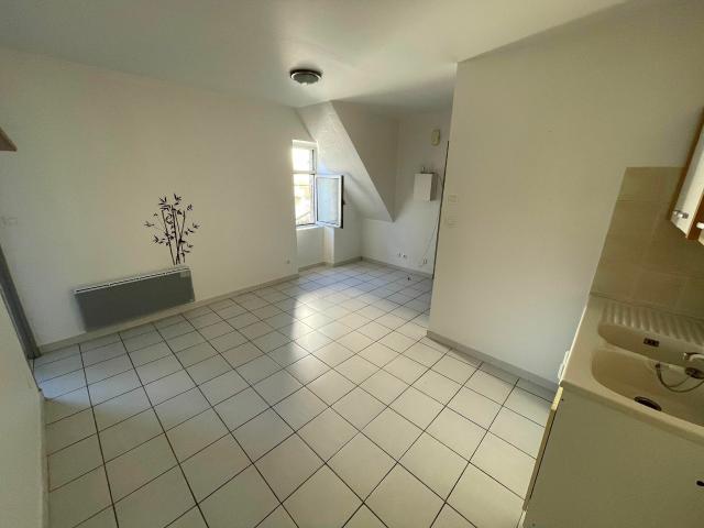 Appartement 2 pièces, 28 m² à louer à Saint Étienne de Fontbellon 07200