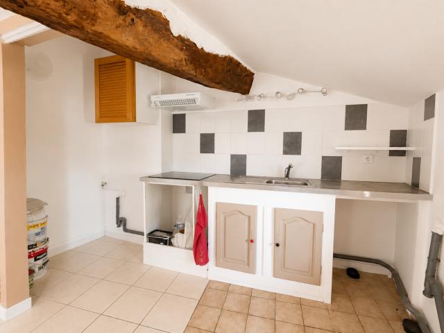 Appartement 2 pièces, 29 m² à louer à Solliès Ville 83210