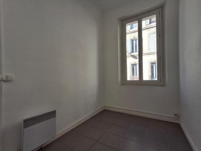 Appartement 2 pièces, 33 m² à louer à Marseille 5 13005