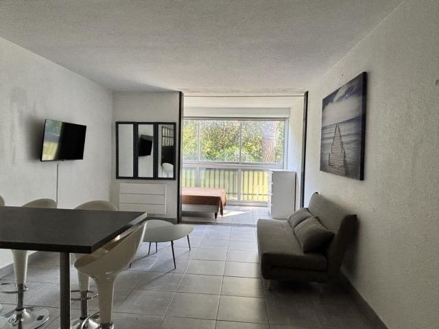 Appartement 2 pièces, 33 m² à louer à Nîmes 30000