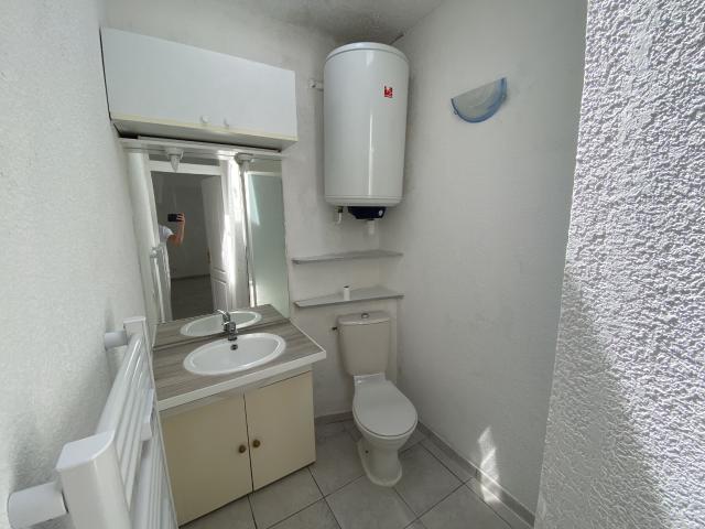 Appartement 2 pièces, 33 m² à louer à Solliès Pont 83210