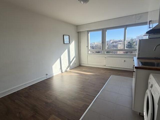 Appartement 2 pièces 33m2 REIMS 589 euros
