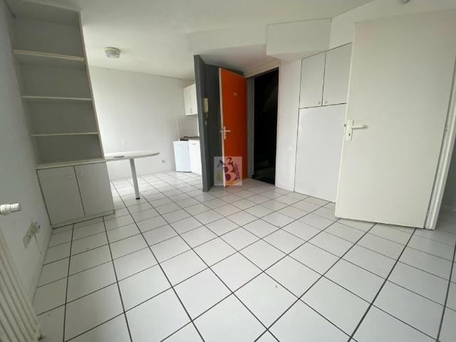 Appartement 2 pièces, 30 m² à louer à Angoulême 16000