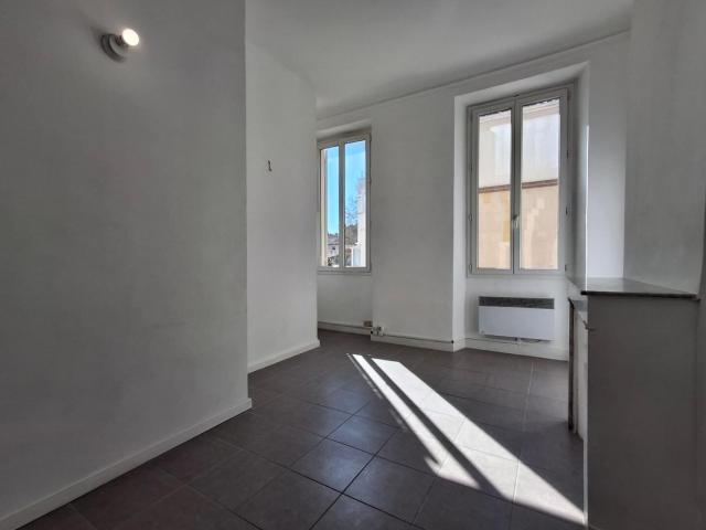 Appartement 2 pièces, 30 m² à louer à Marseille 5 13005