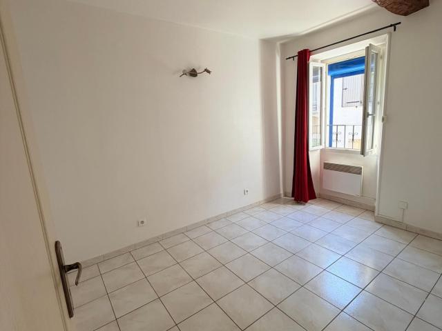 Appartement 2 pièces, 30 m² à louer à Néoules 83136