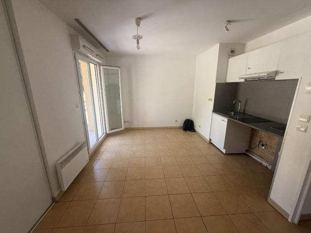Appartement 2 pièces, 31 m² à louer à Hyères 83400