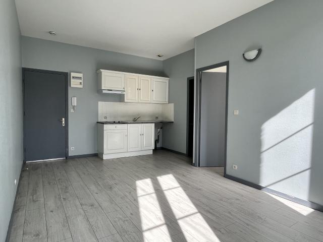 Appartement 2 pièces, 31 m² à louer à Rochefort 17300