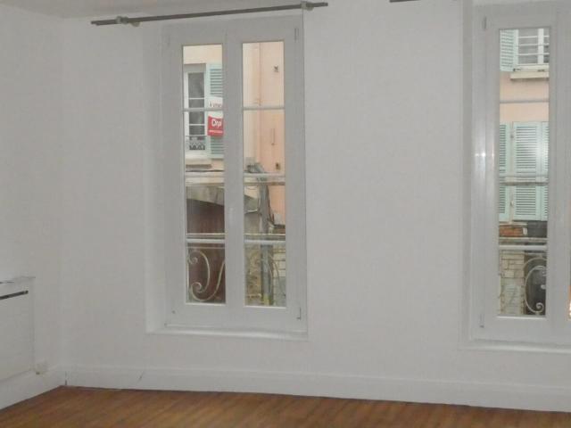 APPARTEMENT 2 PIÈCES 37 m2 à Fontainebleau