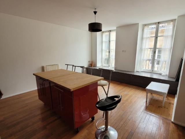 Appartement 2 pièces, 37 m² à louer à Bordeaux 33000