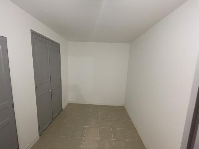 Appartement 2 pièces, 37 m² à louer à La Roque d'Anthéron 13640
